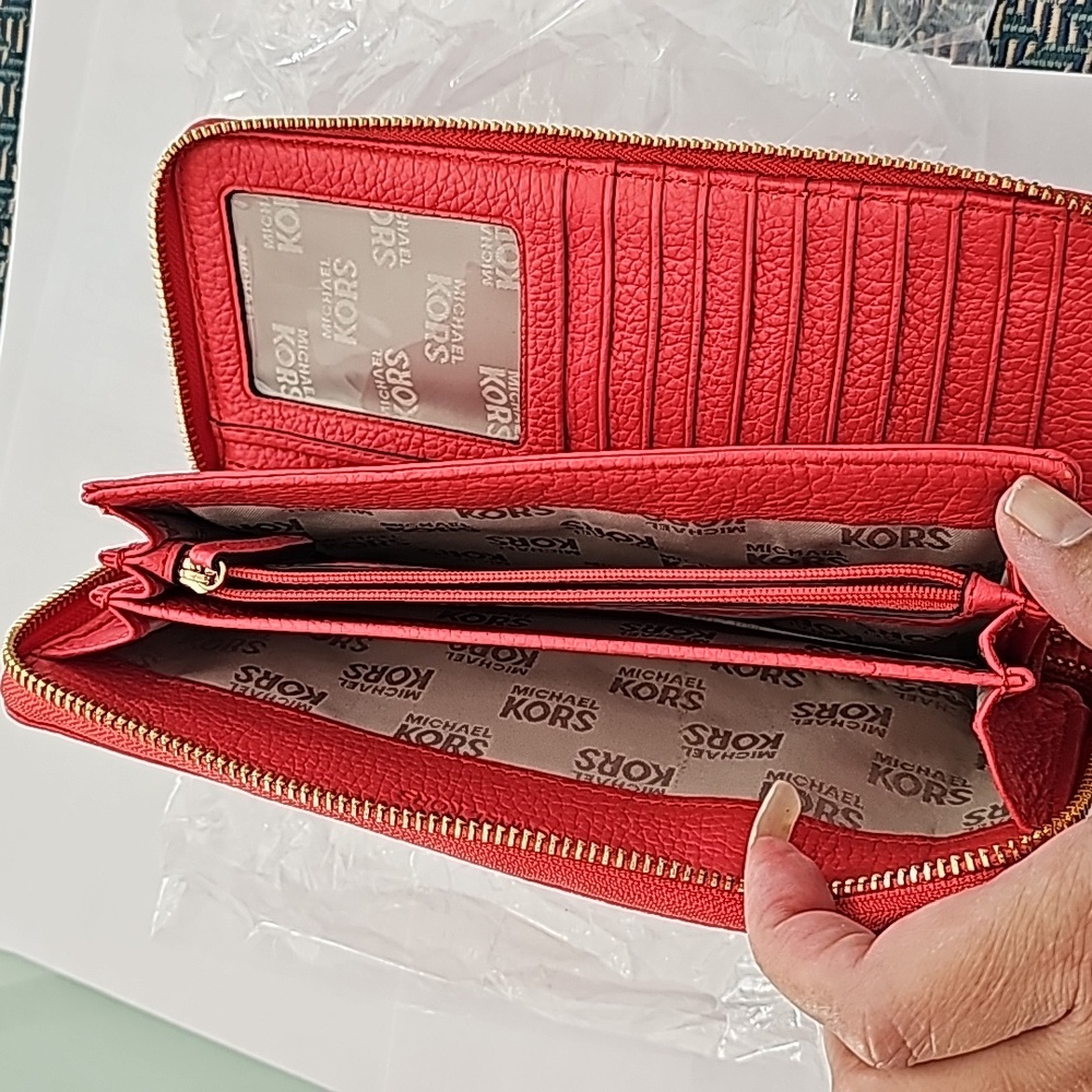 MK Wallet - Picture 7 of 8